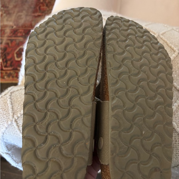 Birkenstock Gizeh Vegan Sandals - Olive - Picture 4 of 8